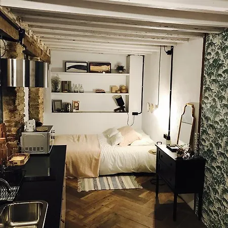 Atico Falla Apartment *