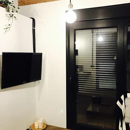Atico Falla Apartment *