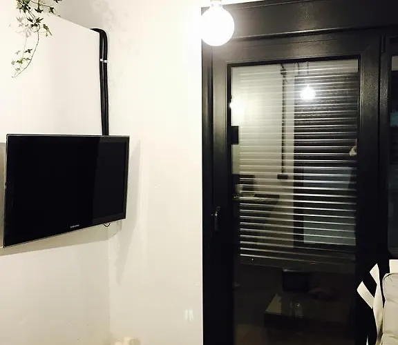 Atico Falla Apartment *